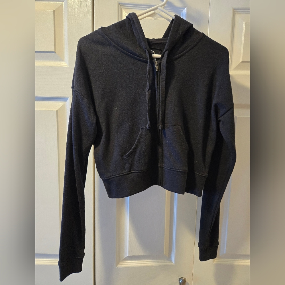 SO Black Cropped Sweatshirt